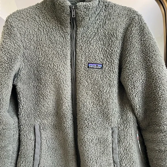 Patagonia Green Teddy Jacket with High Collar - Picture 6 of 15